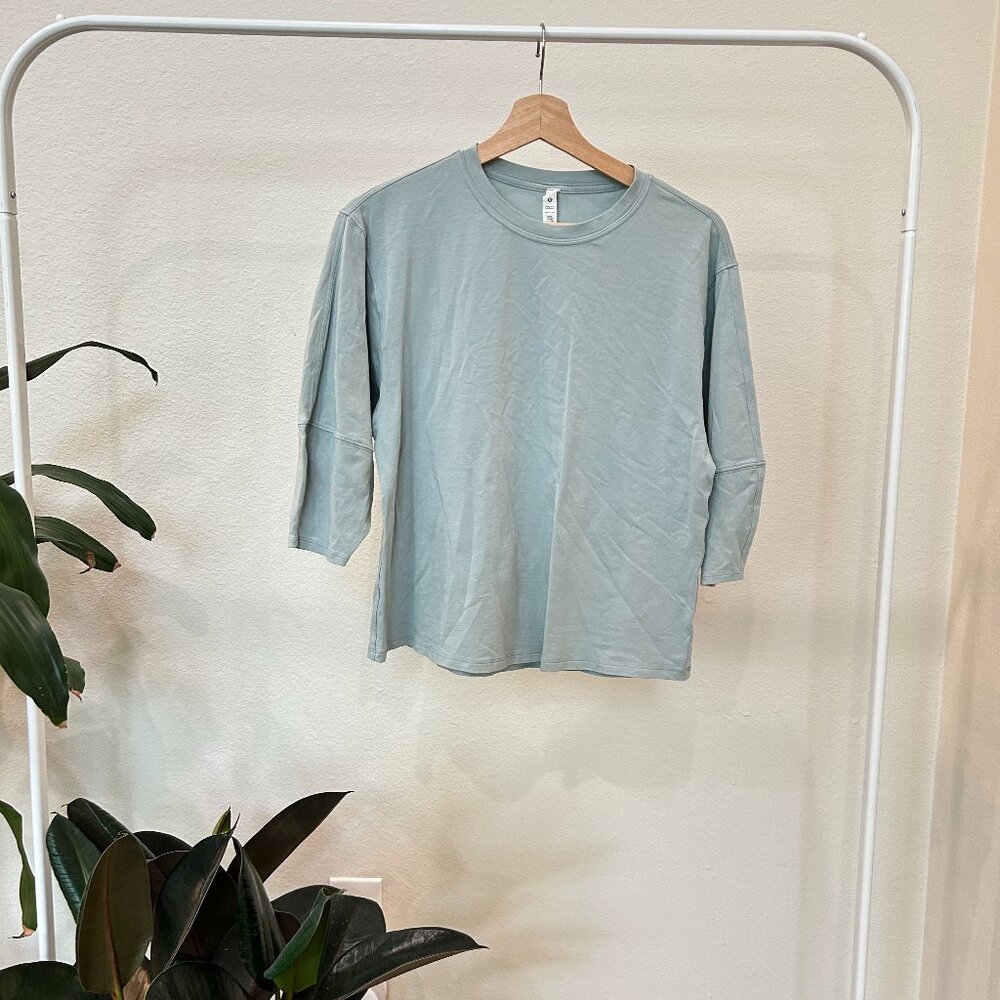 LULULEMON LIGHT BLUE/SEA FOAM/GRAYISH 3/4 LENGTH TEE, CREW NECK, LIGHTLY USED